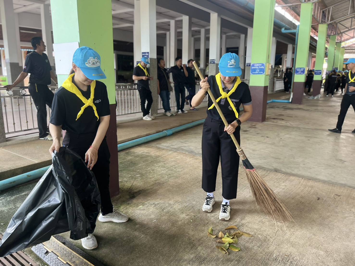 title - ส.ป.ก.จันทบุรี เข้าร่วมกิจกรรมจิตอาสาเนื่องในวันคล้ายวันเฉลิมพระชนมพรรษา สมเด็จพระนางเจ้าสิริกิติ์ พระบรมราชินีนาถ พระบรมราชชนนีพันปีหลวง (วันแม่แห่งชาติ)
